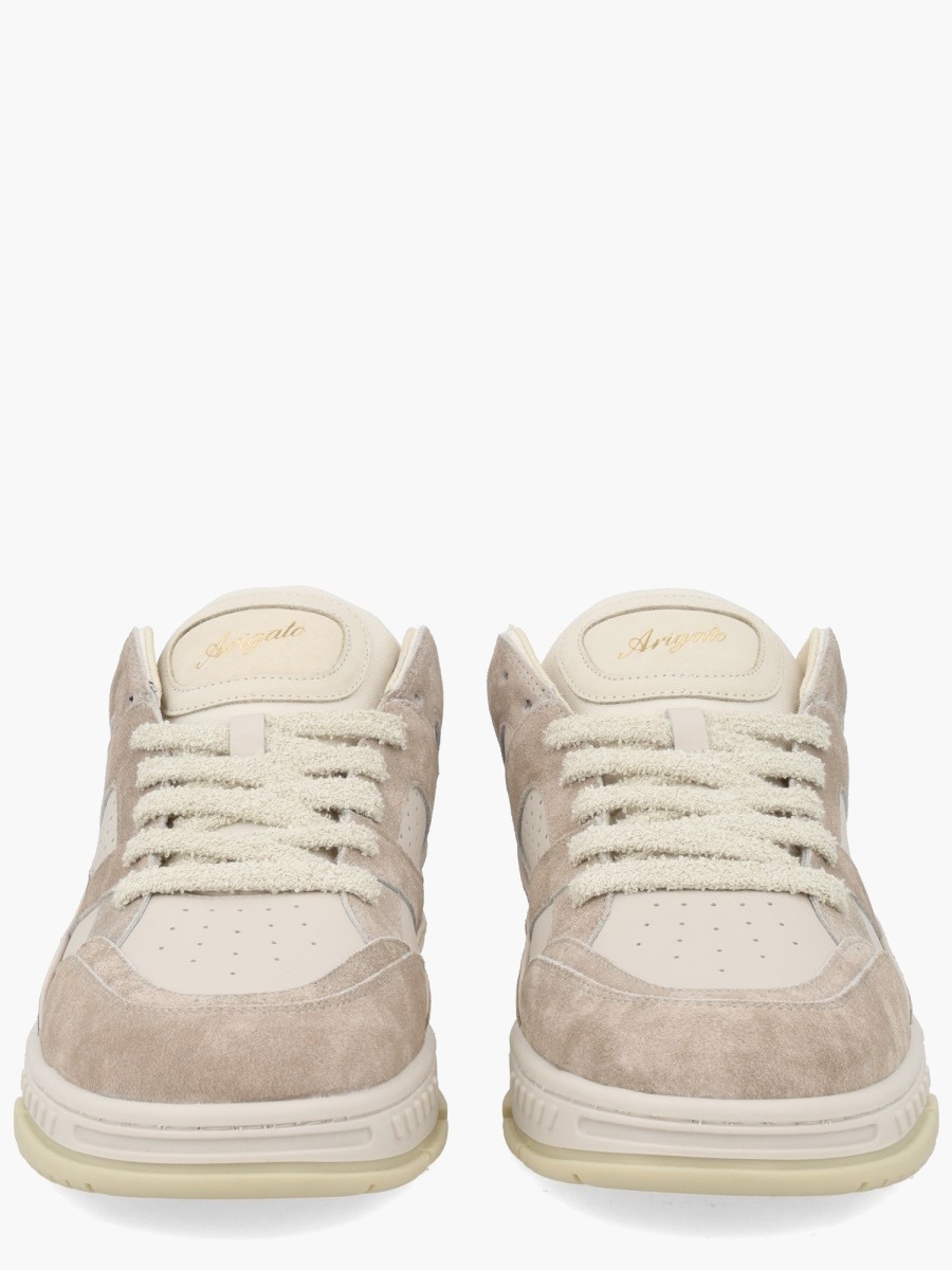 nanito_source_url:https://nokinstyle.com/2416386/sneaker-area-lo.jpg