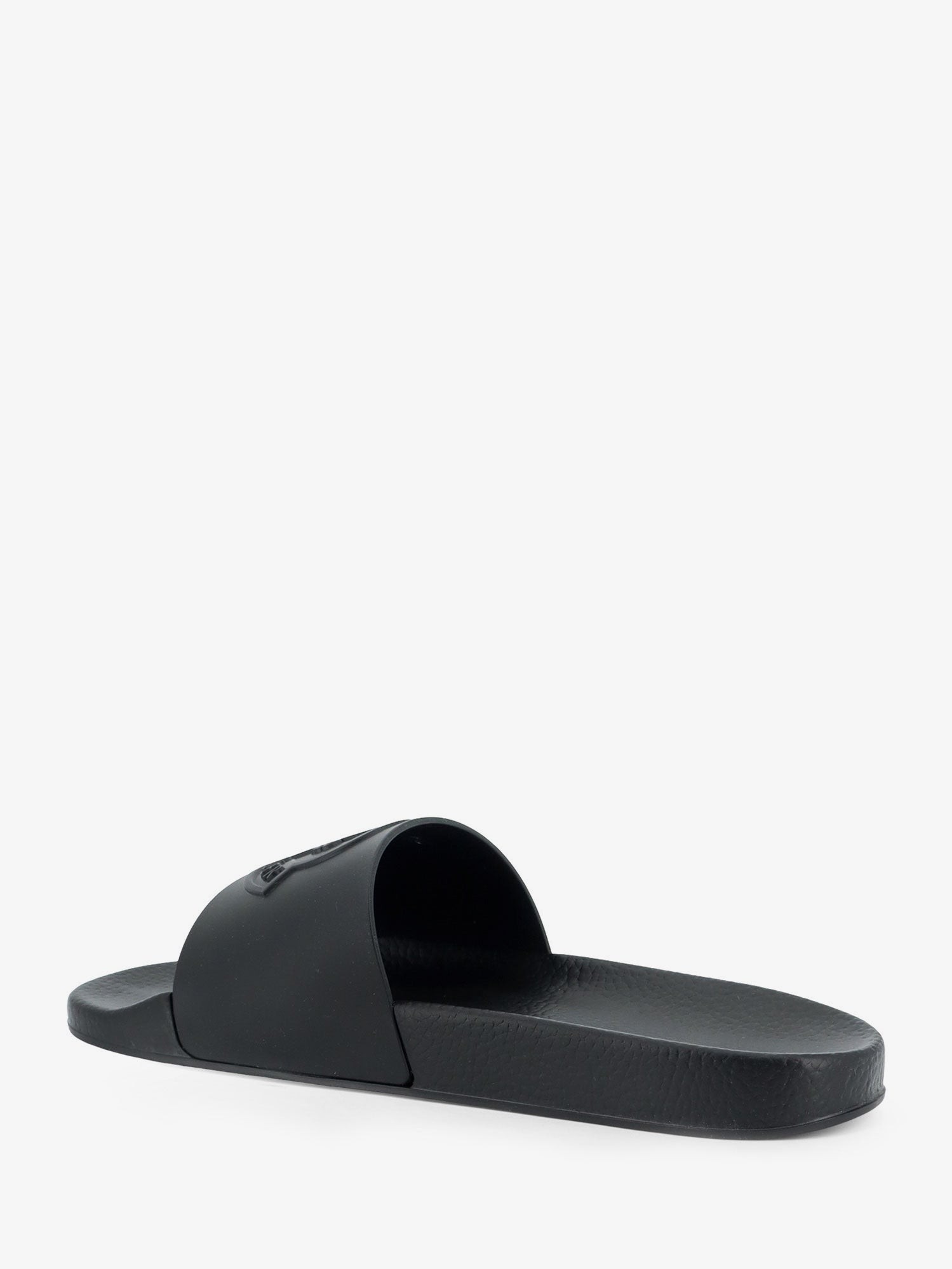 nanito_source_url:https://nokinstyle.com/2389553/basile-rubber-sandals.jpg