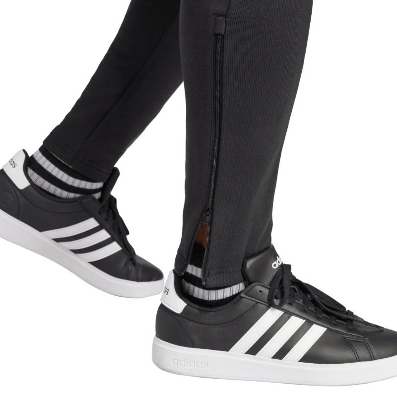 nanito_source_url:https://b2bsportswholesale.net/public/storage/productimages/a1/a2/6b/db/1154351/image/xlarge_clean.jpg