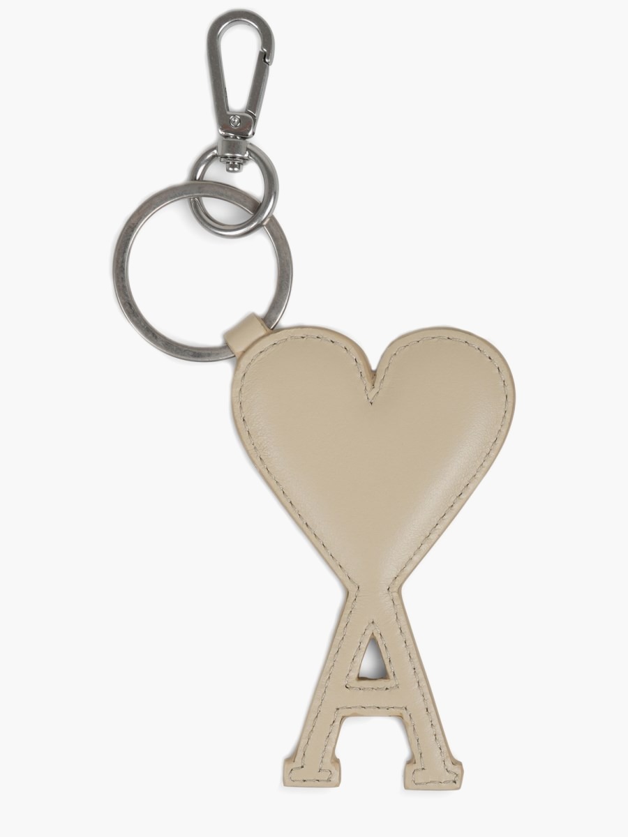 nanito_source_url:https://nokinstyle.com/2388416/ami-de-coeur-keychain.jpg