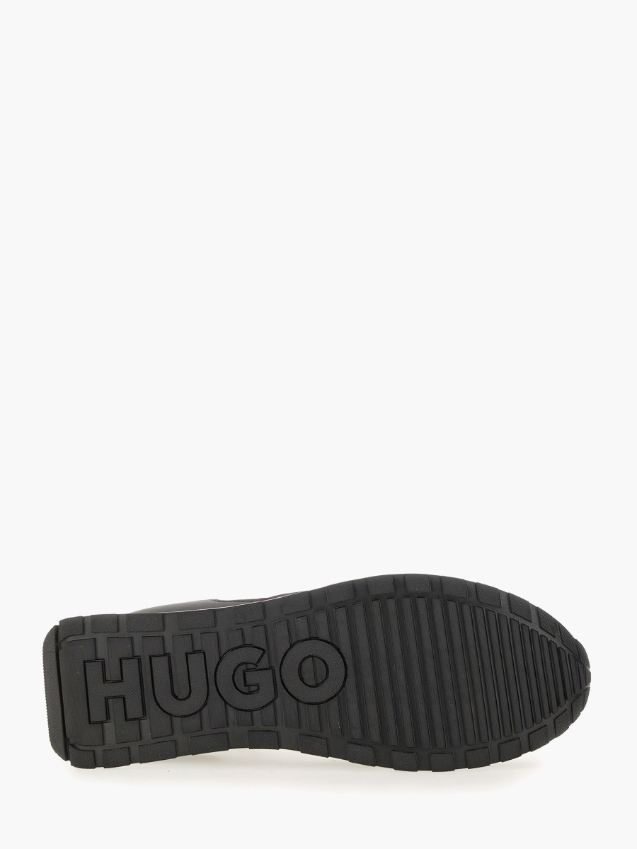 nanito_source_url:https://nokinstyle.com/2364450/sneaker-with-logo.jpg