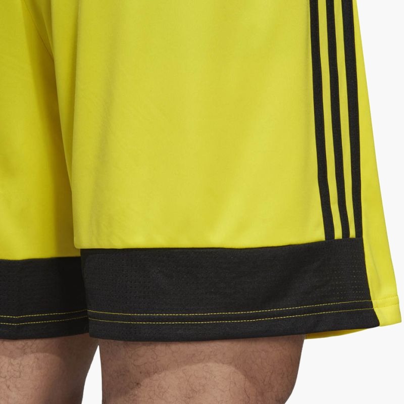nanito_source_url:https://b2bsportswholesale.net/public/storage/productimages/db/a7/12/c4/2136463/image/xlarge_clean.jpg