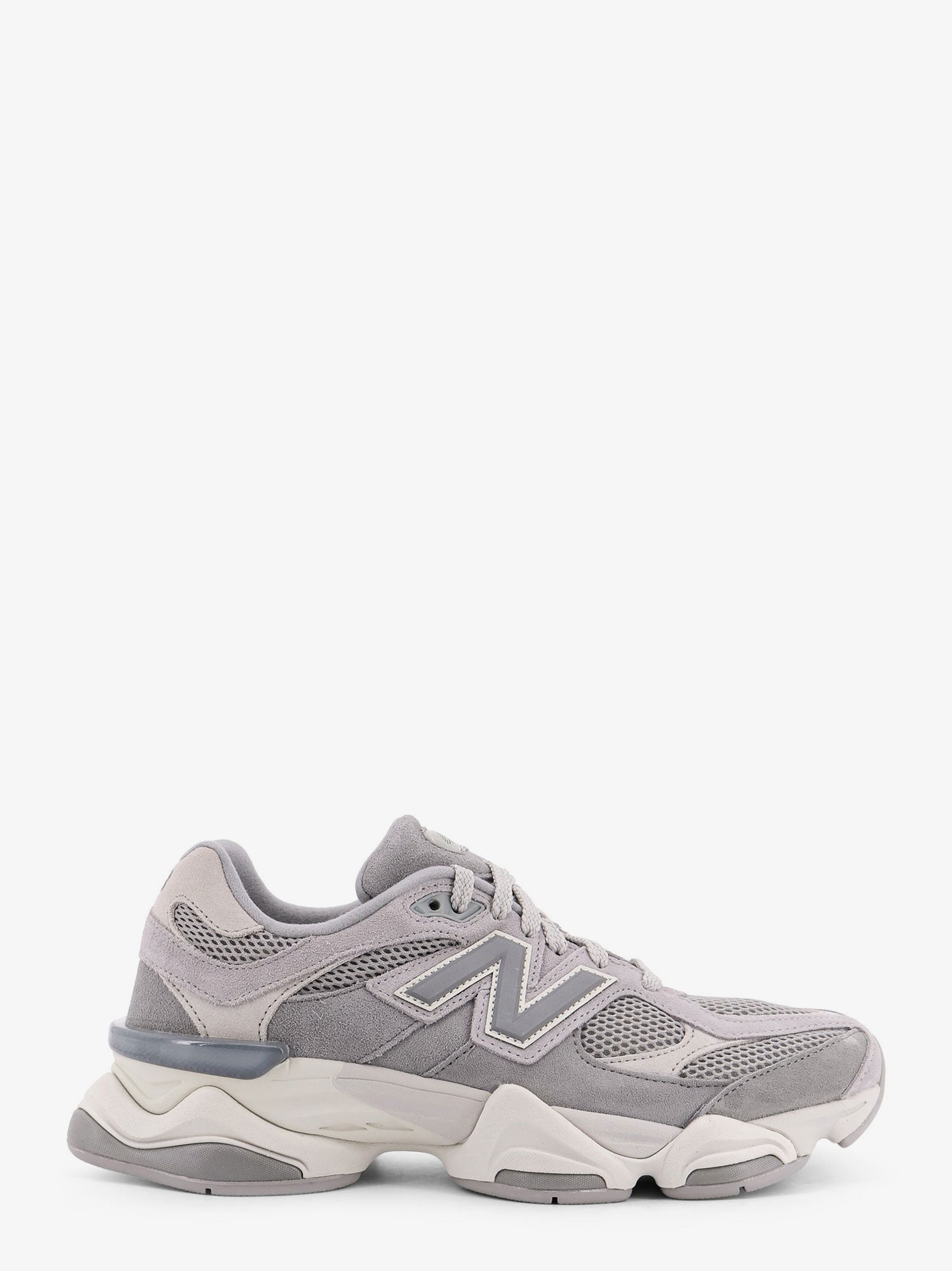 nanito_source_url:https://nokinstyle.com/2409325/9060-low-top-mesh-and-suede-sneakers.jpg