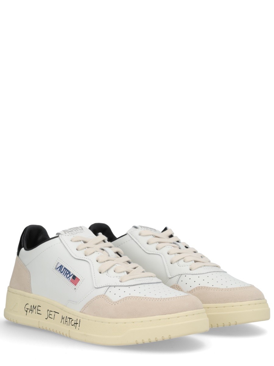 nanito_source_url:https://nokinstyle.com/2438485/sneaker-medalist-low.jpg