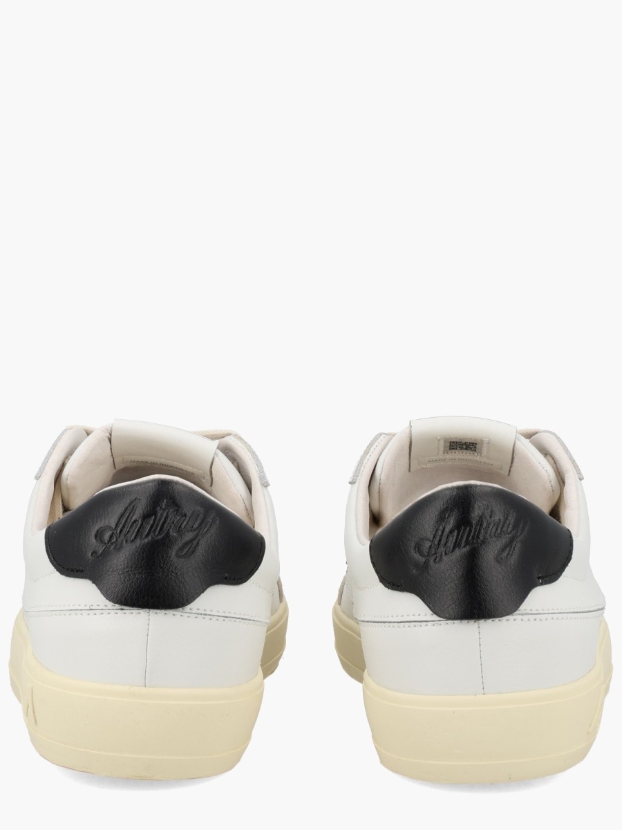 nanito_source_url:https://nokinstyle.com/2417165/sneaker-windscape-low.jpg