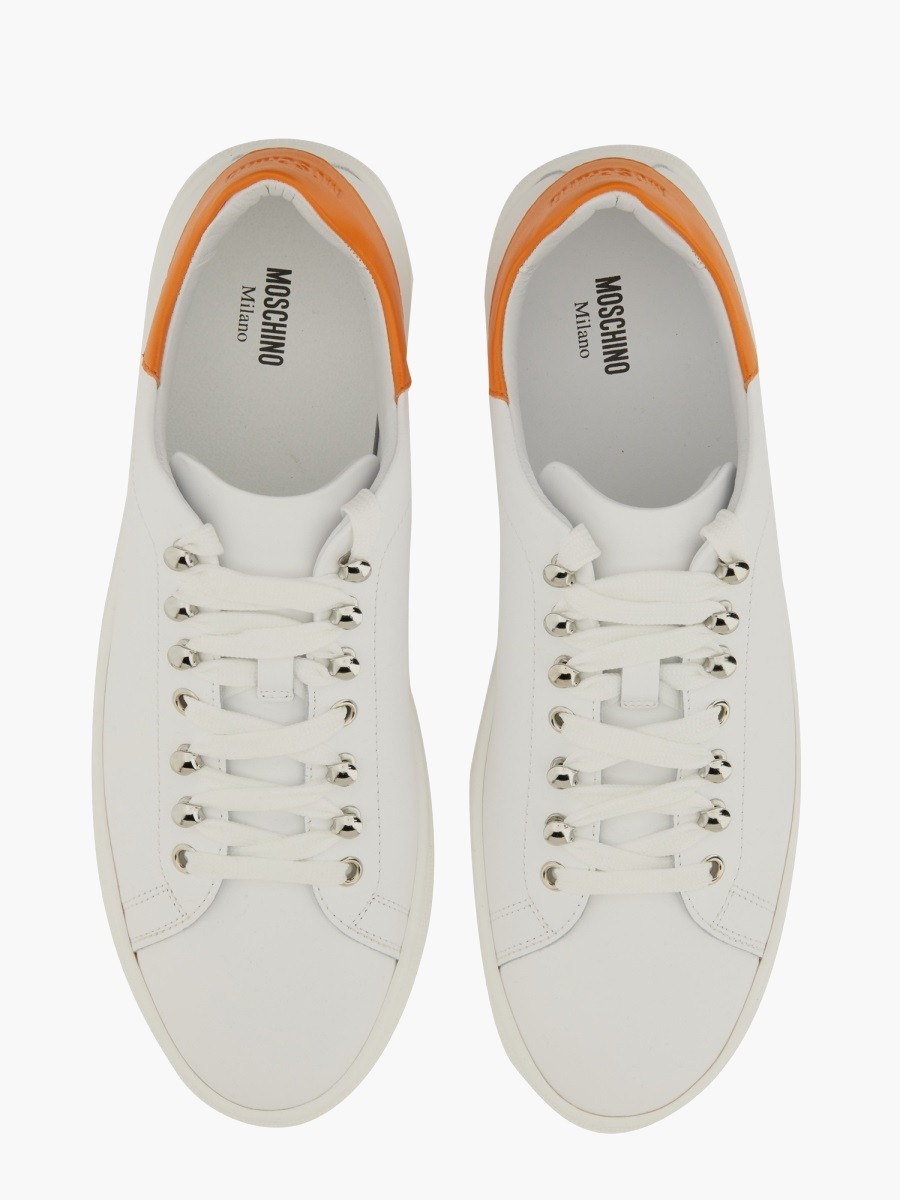 nanito_source_url:https://nokinstyle.com/2384818/leather-sneaker.jpg