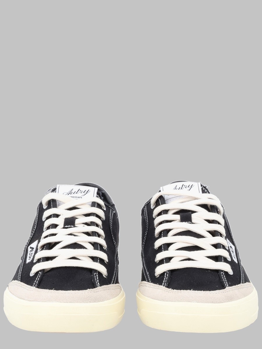 nanito_source_url:https://nokinstyle.com/2428728/sneaker-windscape-low.jpg