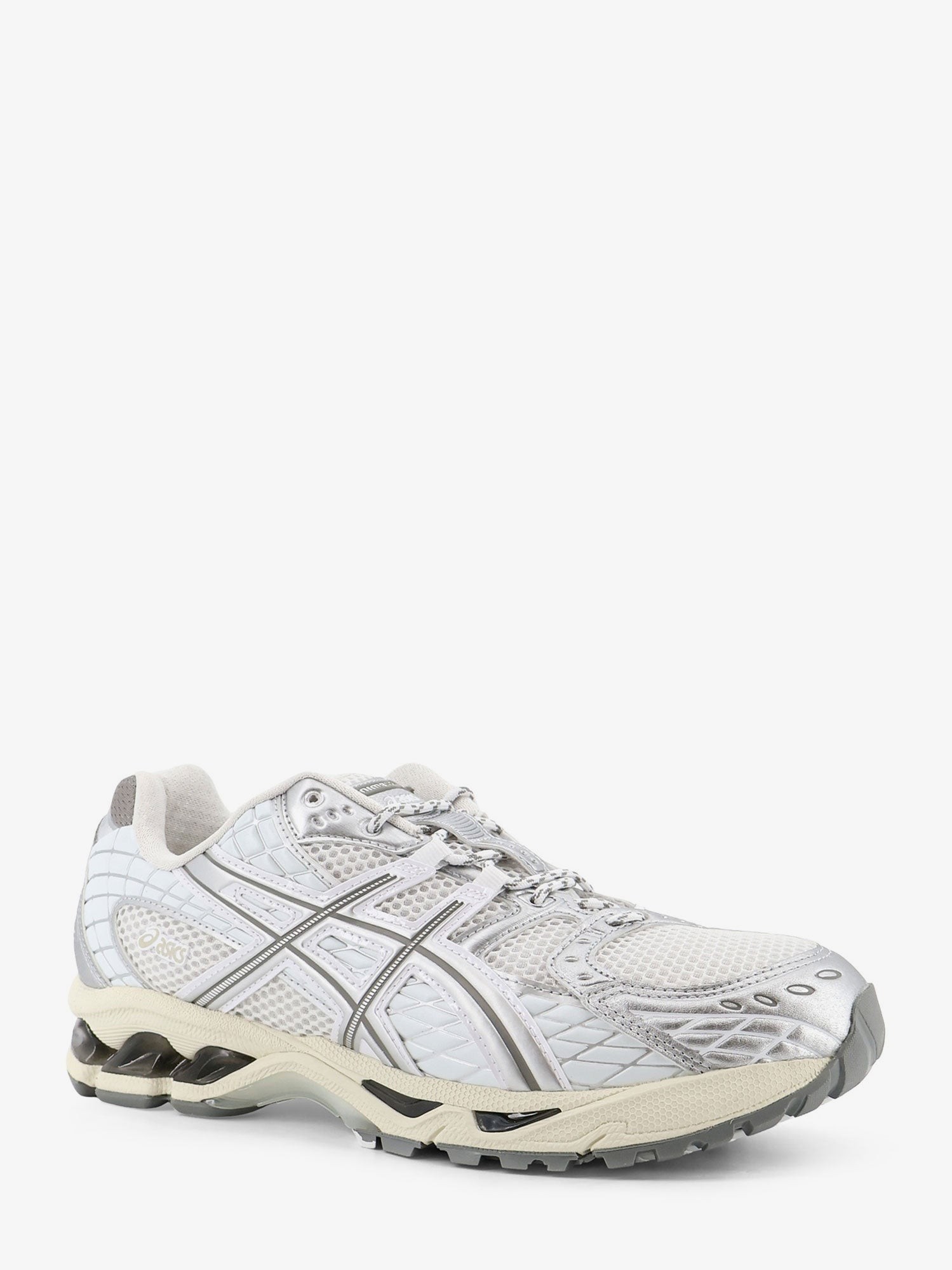 nanito_source_url:https://nokinstyle.com/2442643/gel-nimbus-101-sneakers.jpg