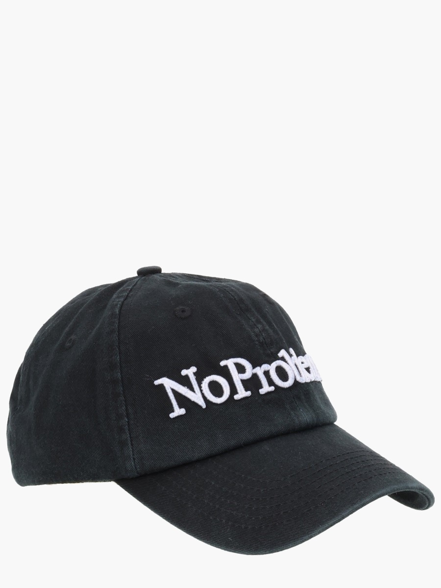 nanito_source_url:https://nokinstyle.com/2342591/cappello-da-baseball-con-logo.jpg