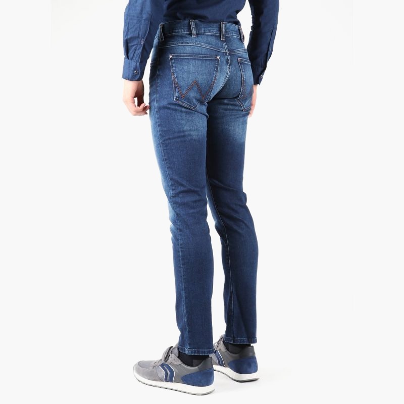 nanito_source_url:https://b2bsportswholesale.net/public/storage/productimages/60/28/71/30/626586/image/xlarge_clean.jpg