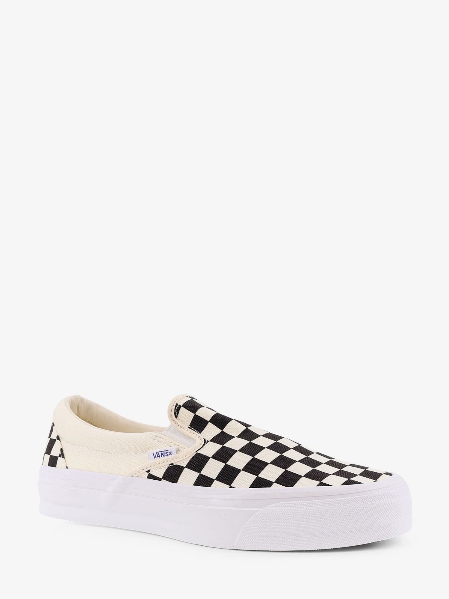 nanito_source_url:https://nokinstyle.com/2435232/reisseu-98-lx-slip-on-canvas-sneakers.jpg