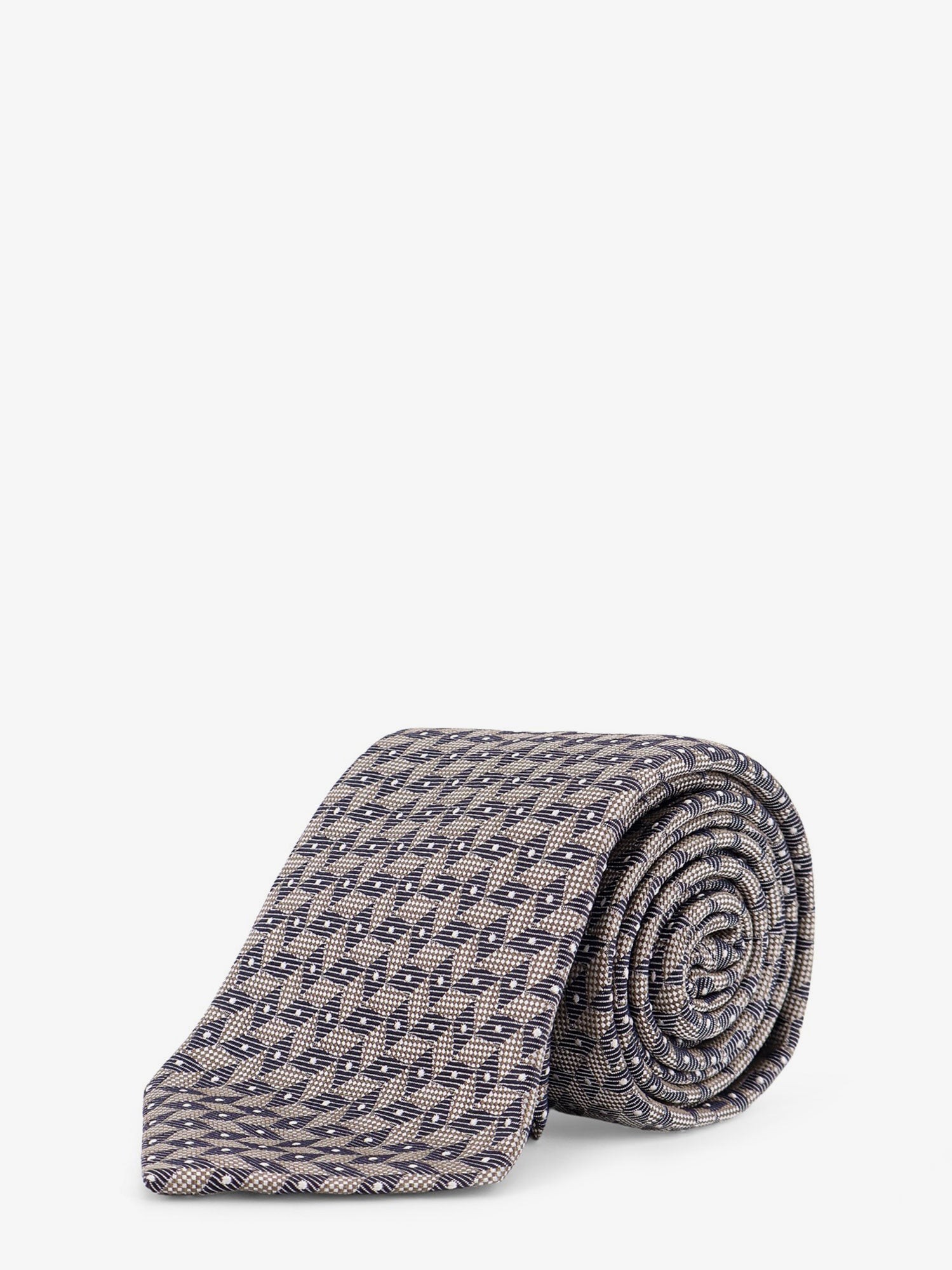 nanito_source_url:https://nokinstyle.com/2442330/silk-tie.jpg
