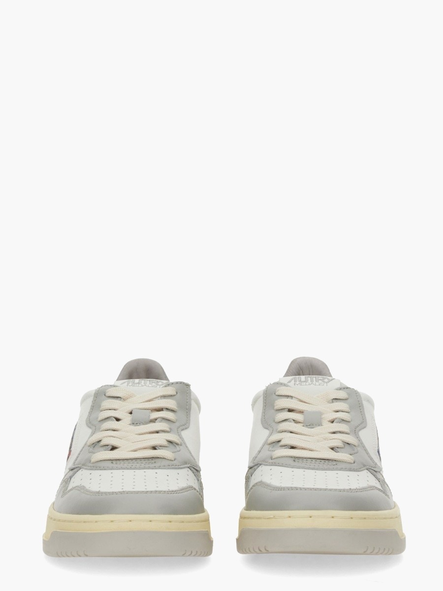 nanito_source_url:https://nokinstyle.com/2336749/medalist-low-sneaker.jpg