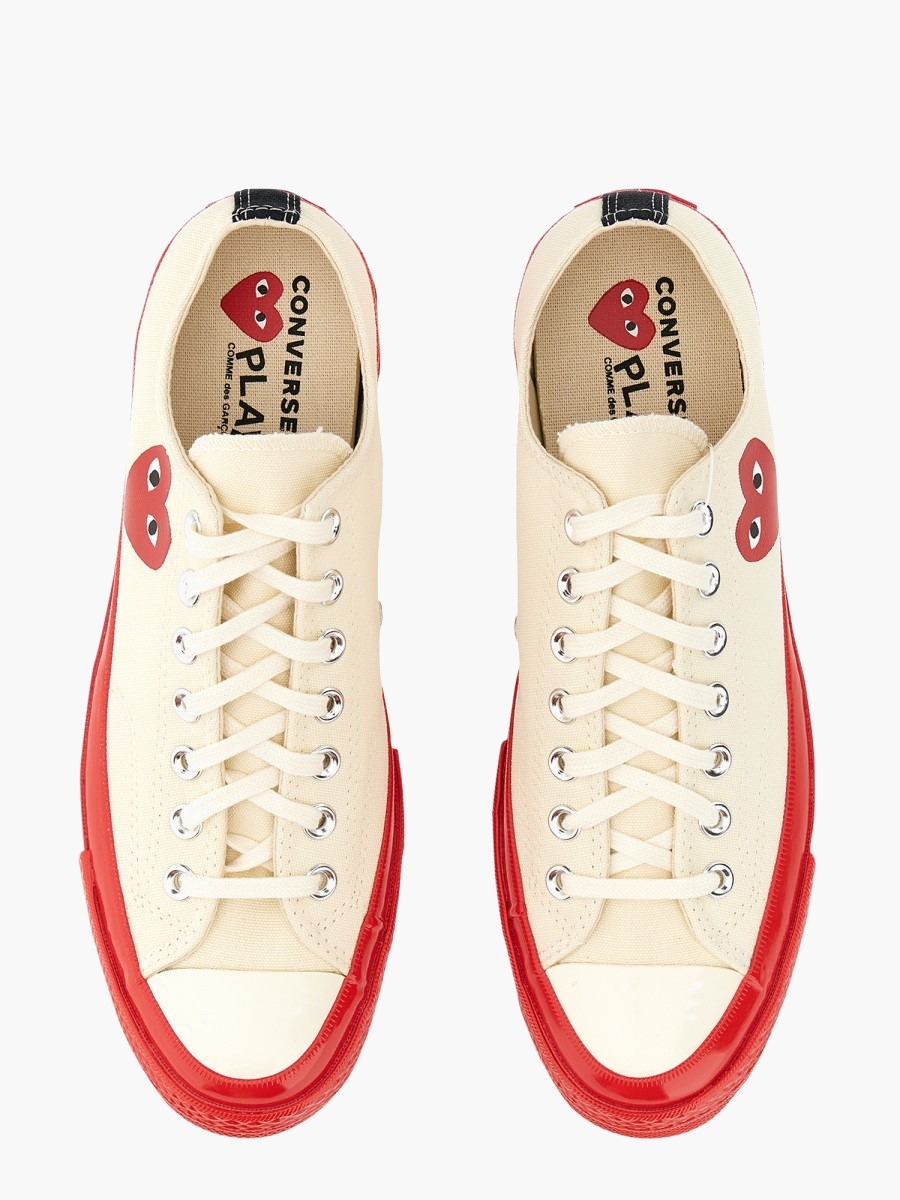 nanito_source_url:https://nokinstyle.com/2353433/heart-print-sneaker.jpg