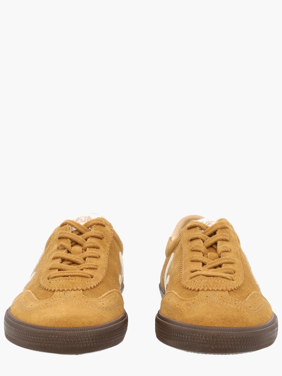 nanito_source_url:https://nokinstyle.com/2365475/volley-sneaker.jpg