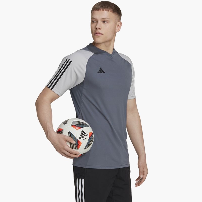 nanito_source_url:https://b2bsportswholesale.net/public/storage/productimages/91/35/4d/61/2256654/image/xlarge_clean.jpg