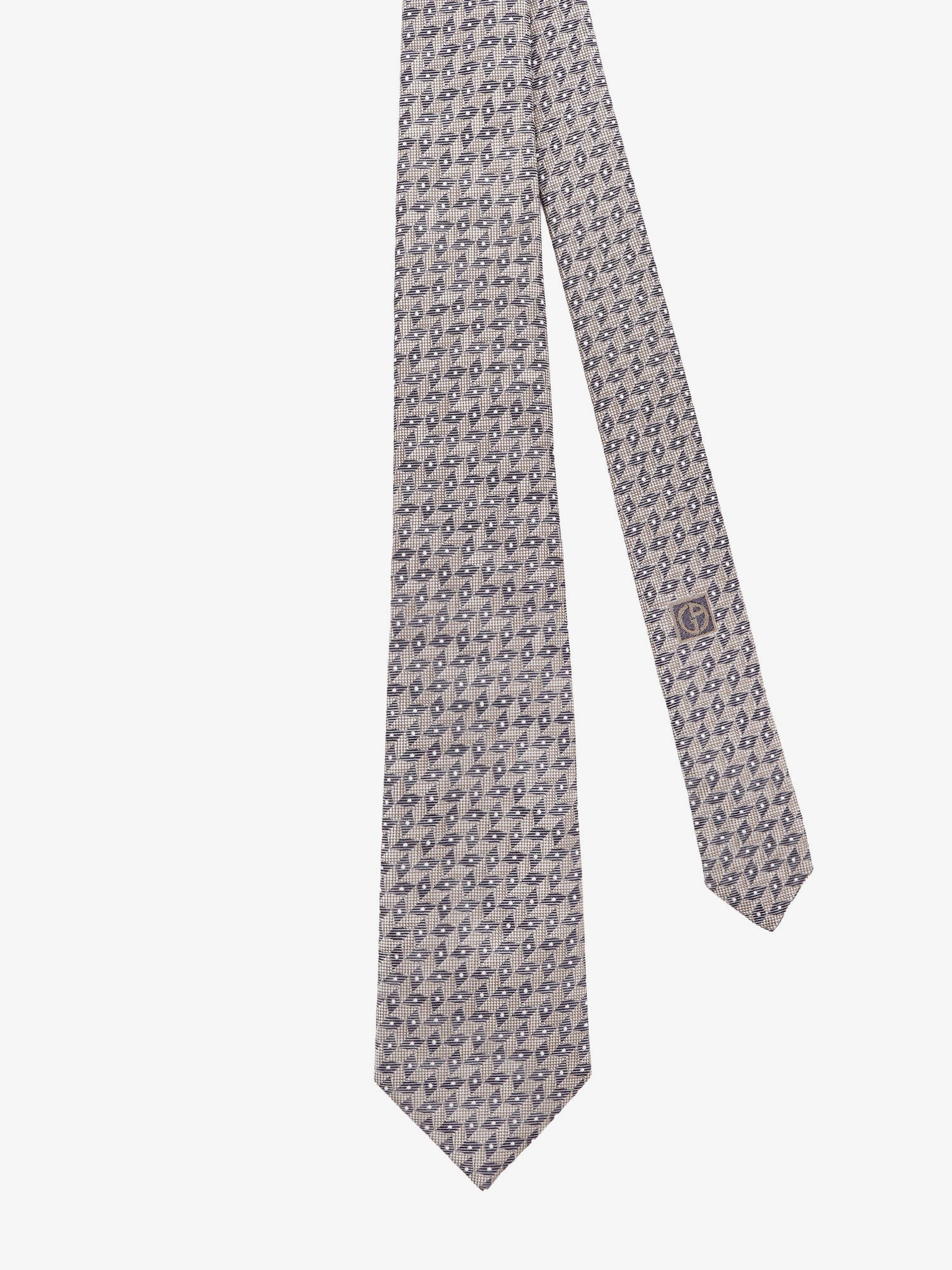 nanito_source_url:https://nokinstyle.com/2442331/silk-tie.jpg