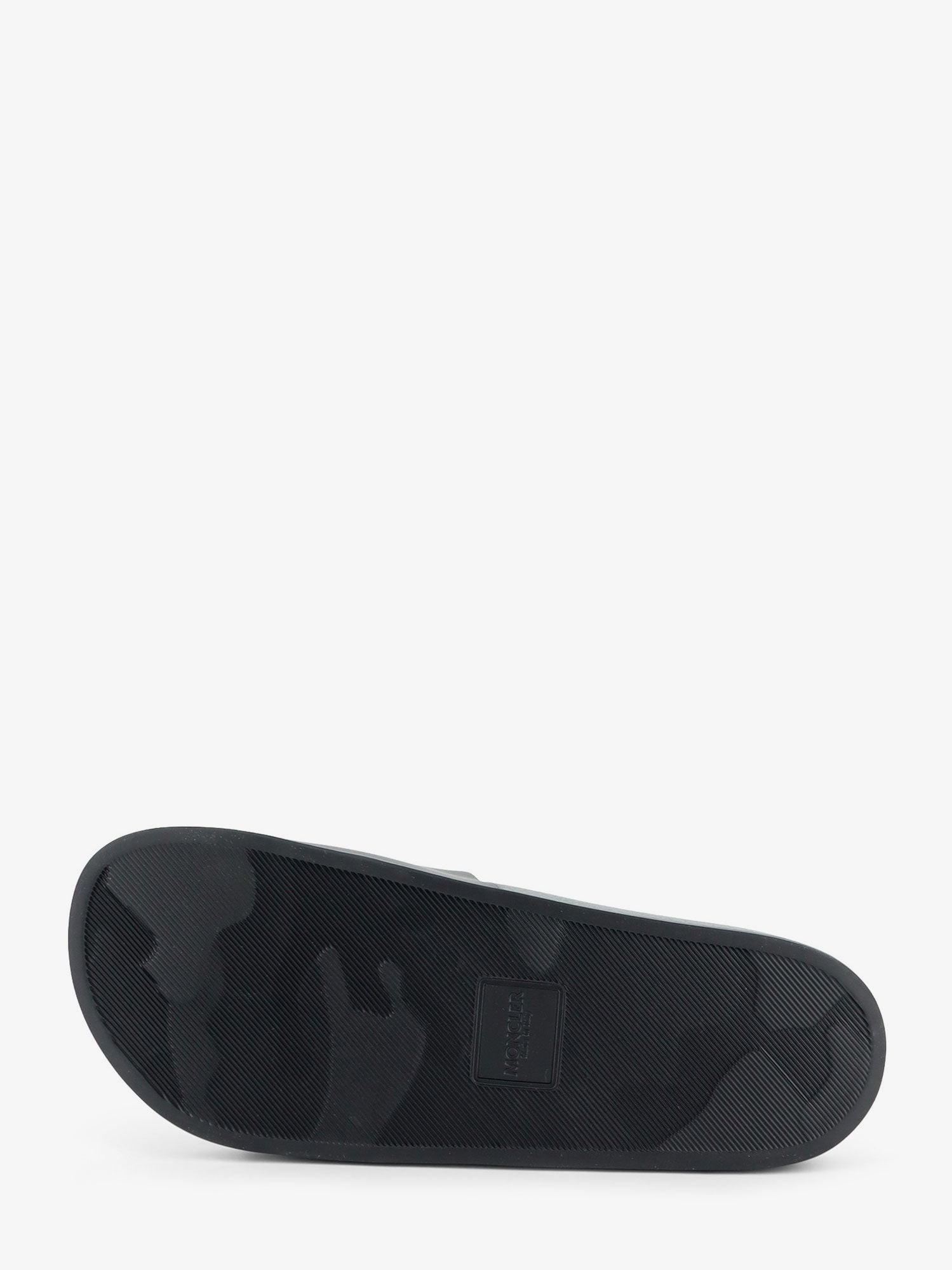 nanito_source_url:https://nokinstyle.com/2389554/basile-rubber-sandals.jpg