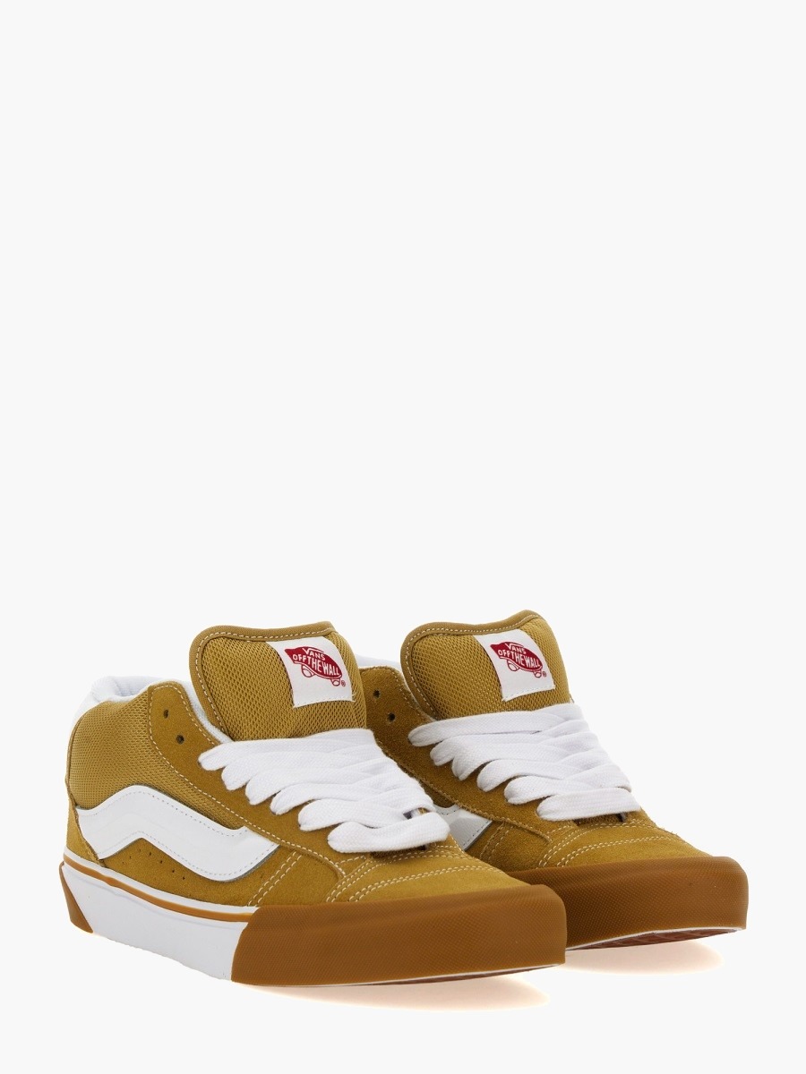 nanito_source_url:https://nokinstyle.com/2349071/knu-mid-sneaker.jpg