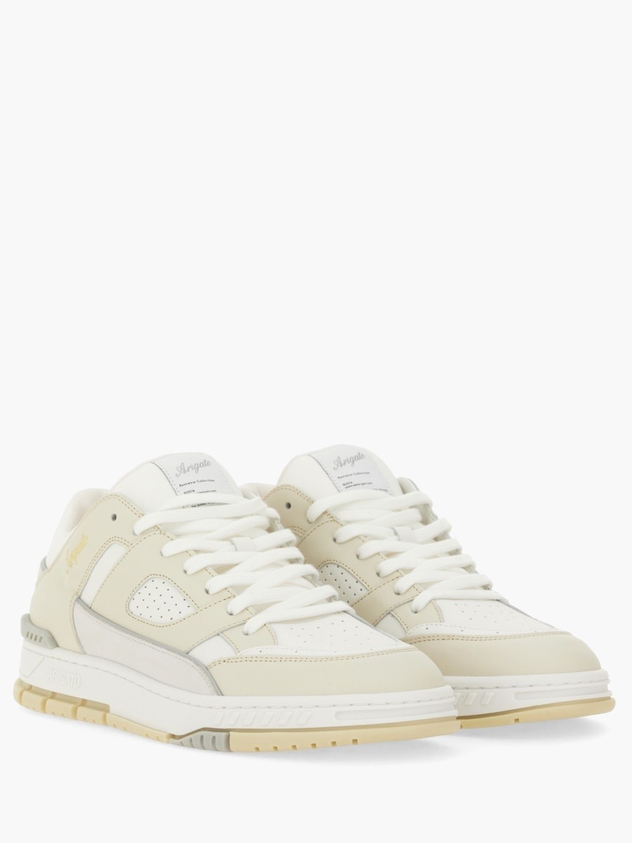 nanito_source_url:https://nokinstyle.com/2327572/sneaker-area-lo.jpg