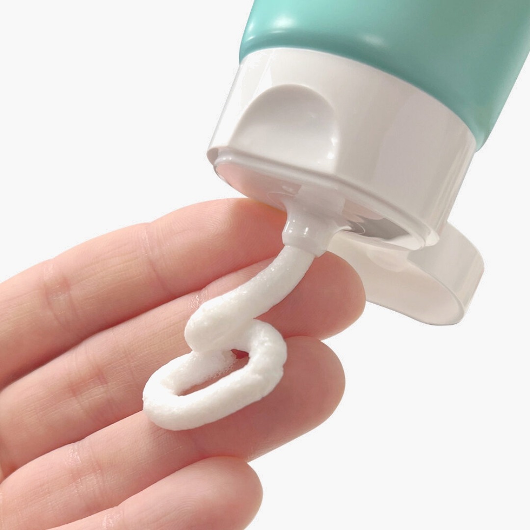 nanito_source_url:https://glowstation.com/wp-content/uploads/STAY-WELL-Vegan-Tea-Tree-Cleansing-Foam-4745090045772c-texture.jpg