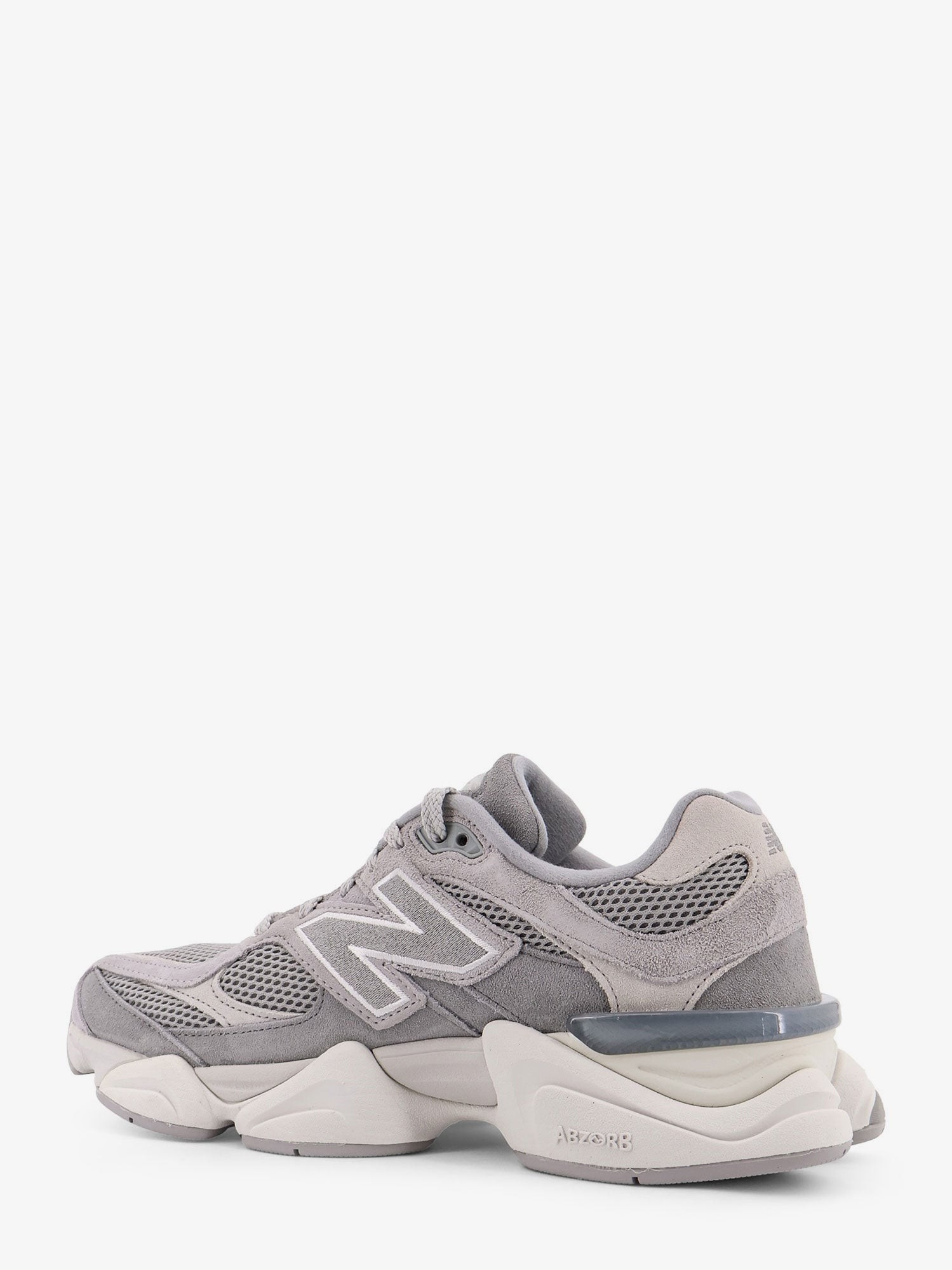 nanito_source_url:https://nokinstyle.com/2409327/9060-low-top-mesh-and-suede-sneakers.jpg