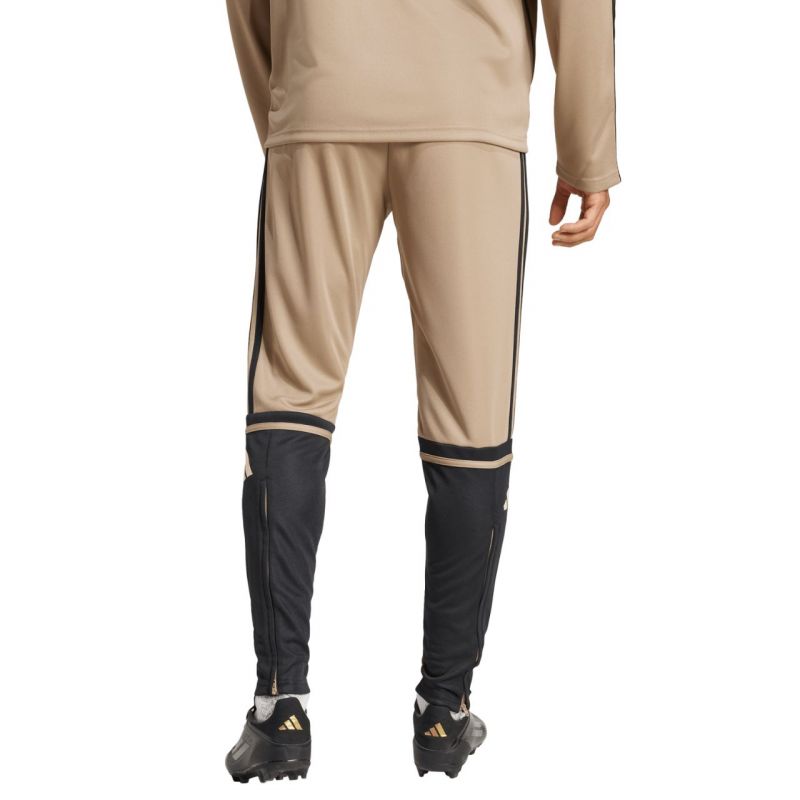 nanito_source_url:https://b2bsportswholesale.net/public/storage/productimages/a5/33/f8/33/1397936/image/xlarge_clean.jpg
