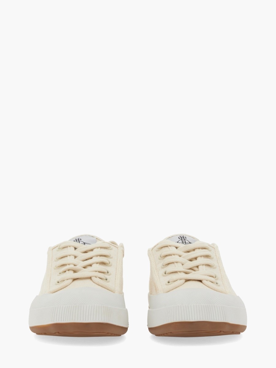 nanito_source_url:https://nokinstyle.com/2321089/animal-gym-sneaker.jpg