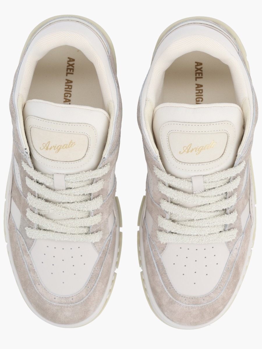 nanito_source_url:https://nokinstyle.com/2416388/sneaker-area-lo.jpg