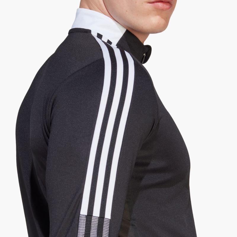nanito_source_url:https://b2bsportswholesale.net/public/storage/productimages/a2/26/52/6f/2292359/image/xlarge_clean.jpg