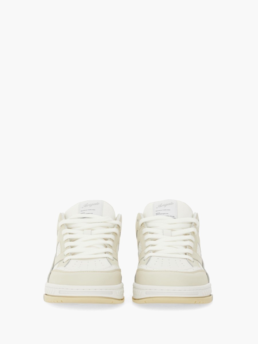 nanito_source_url:https://nokinstyle.com/2327573/sneaker-area-lo.jpg