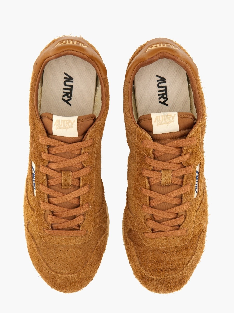 nanito_source_url:https://nokinstyle.com/2387778/windspin-sneaker.jpg