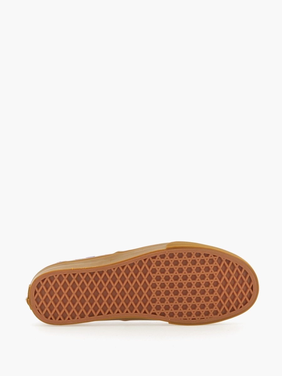 nanito_source_url:https://nokinstyle.com/2349598/authentic-sneaker.jpg