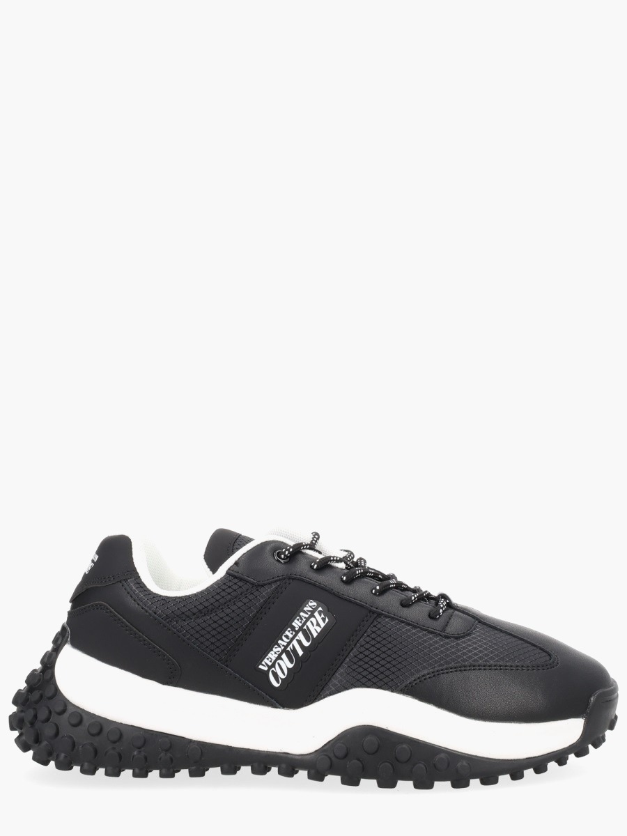 nanito_source_url:https://nokinstyle.com/2332986/sneaker-con-logo.jpg