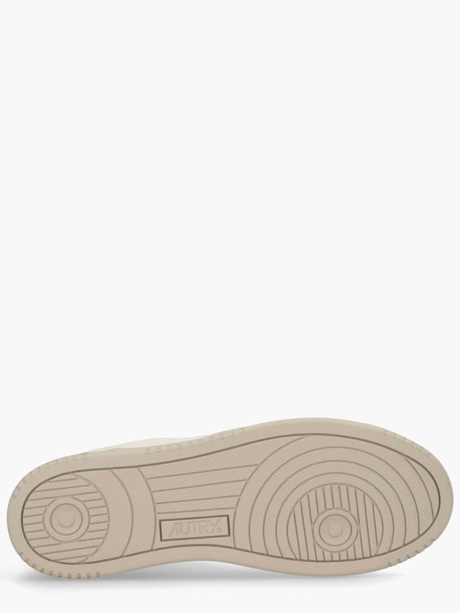 nanito_source_url:https://nokinstyle.com/2329325/medalist-low-sneaker.jpg