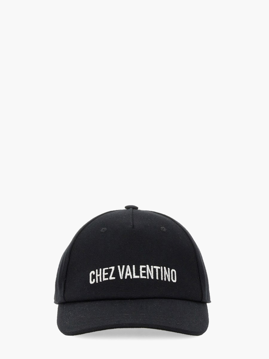 nanito_source_url:https://nokinstyle.com/2381735/baseball-cap-with-embroidery.jpg