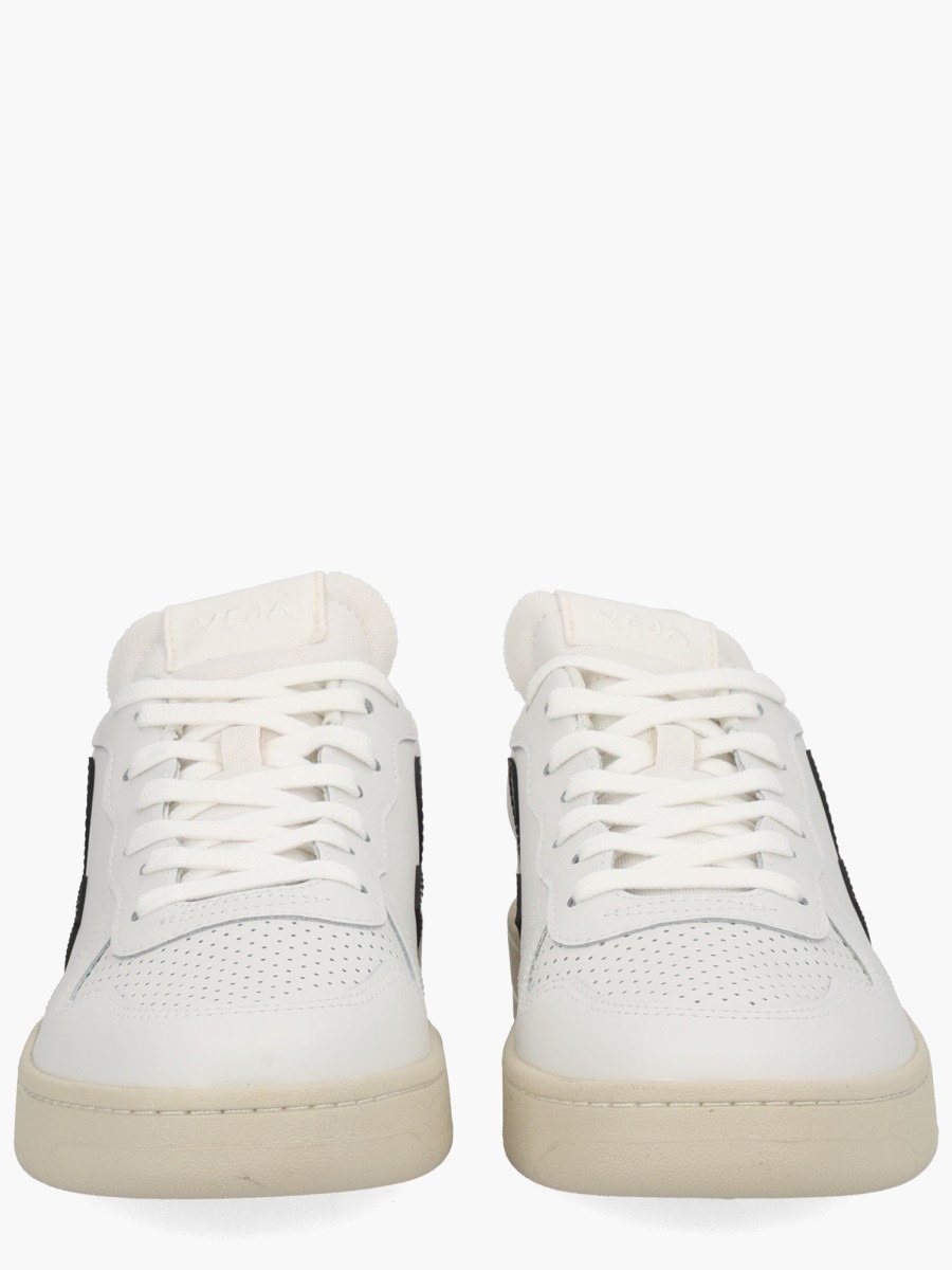 nanito_source_url:https://nokinstyle.com/2440554/sneaker-v-10.jpg