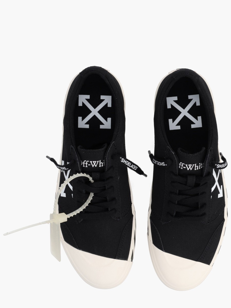 nanito_source_url:https://nokinstyle.com/2413141/sneaker-vulc-undercut.jpg