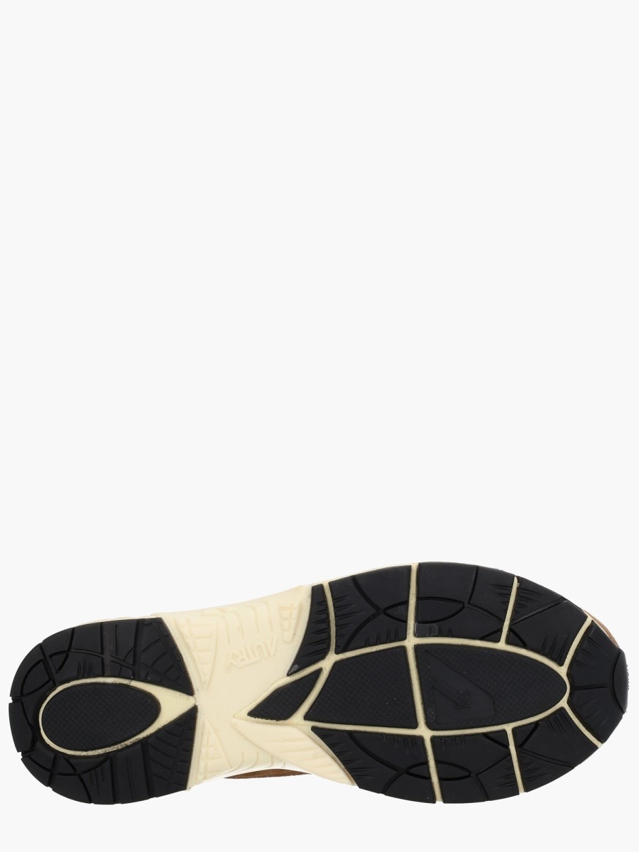 nanito_source_url:https://nokinstyle.com/2377251/hyperway-sneaker.jpg