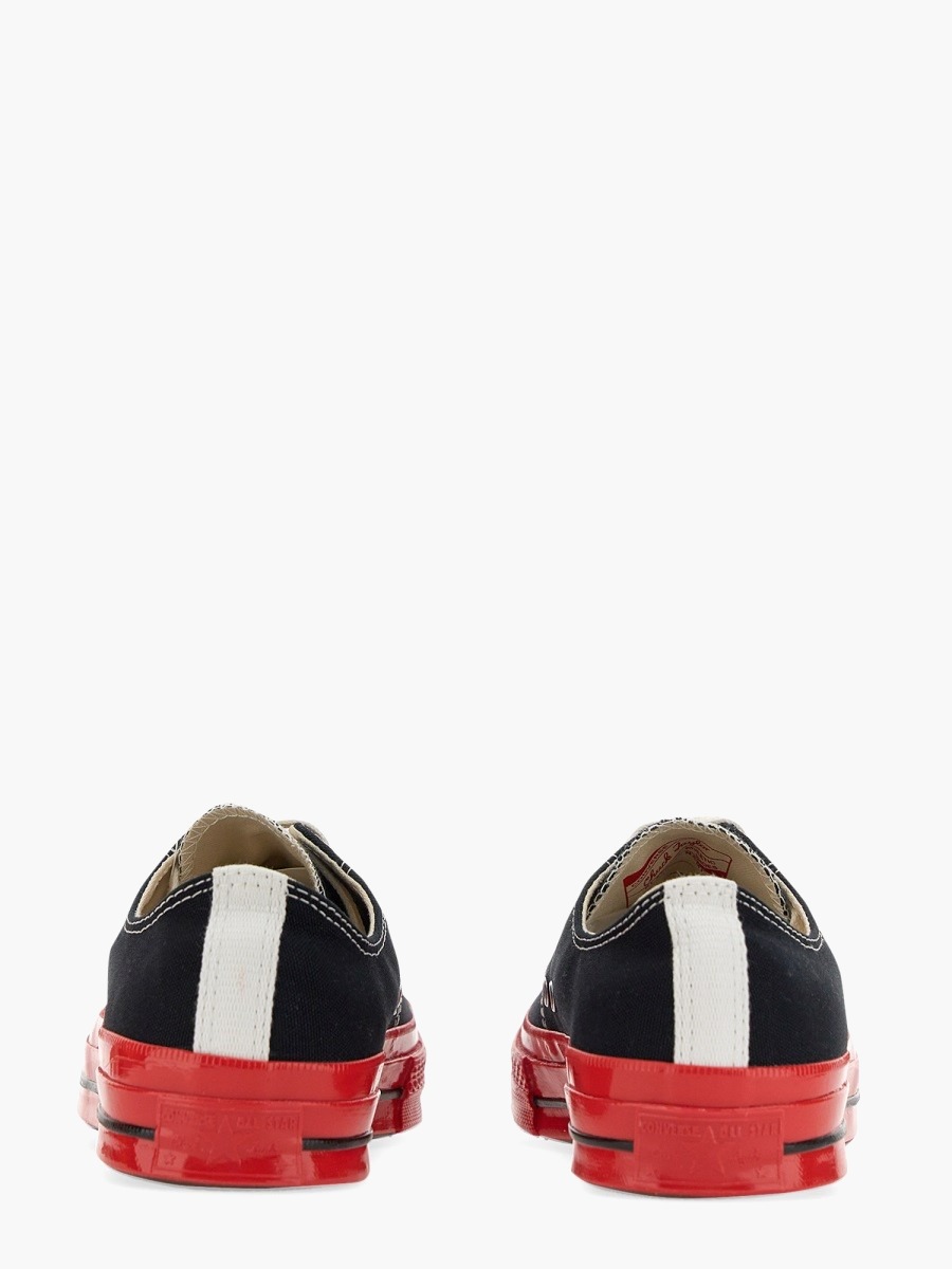 nanito_source_url:https://nokinstyle.com/2353401/heart-print-sneaker.jpg