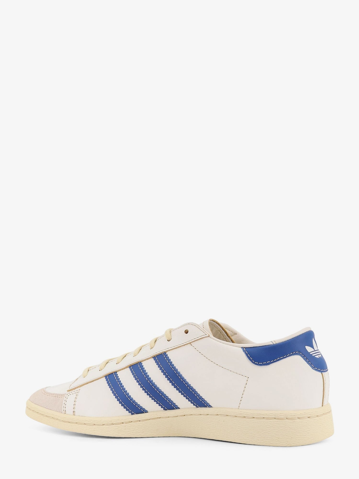 nanito_source_url:https://nokinstyle.com/2409361/chavarria-jabbar-dress-sneakers.jpg