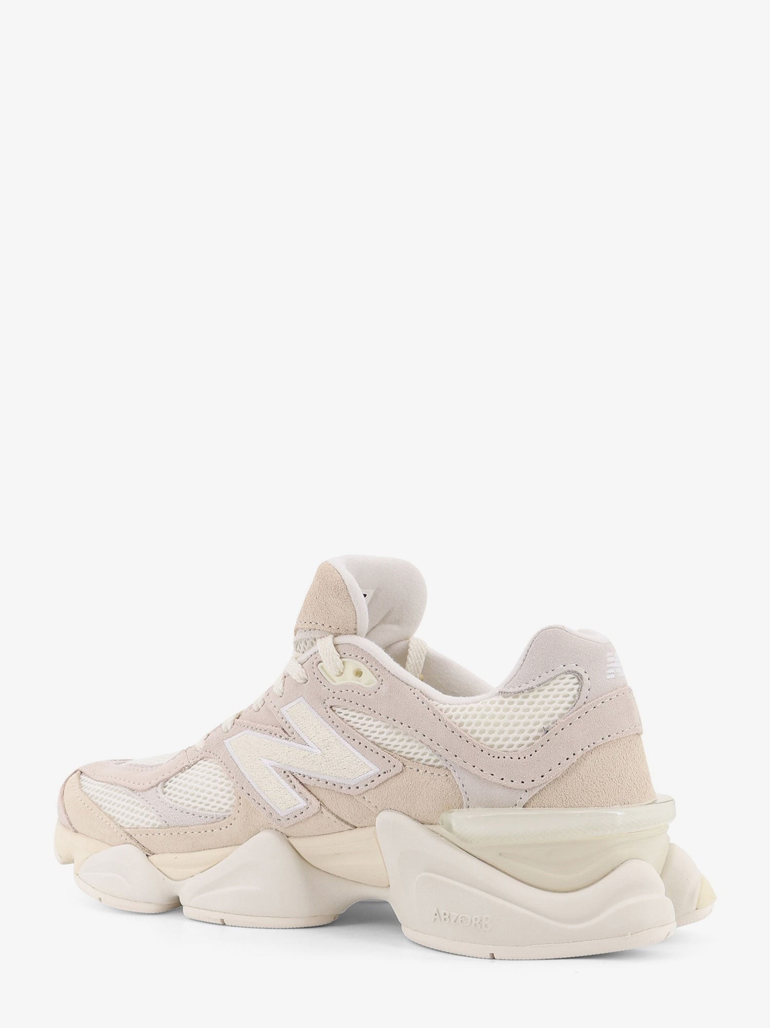 nanito_source_url:https://nokinstyle.com/2408815/9060-suede-and-mesh-low-top-sneakers.jpg