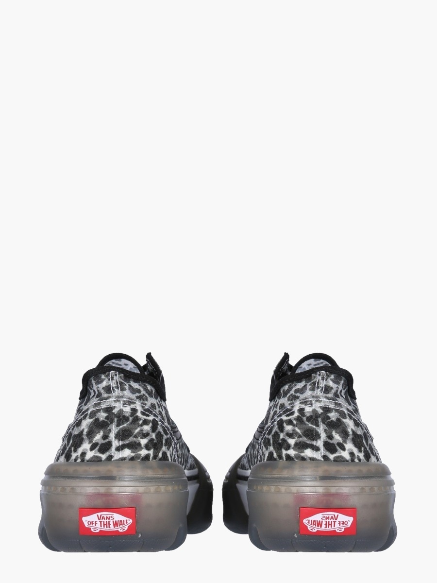 nanito_source_url:https://nokinstyle.com/2344300/old-skool-sneaker.jpg
