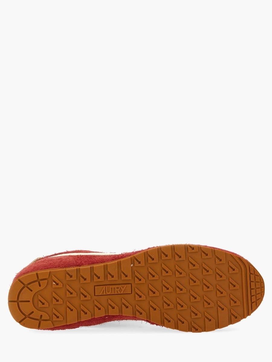 nanito_source_url:https://nokinstyle.com/2387013/windspin-sneaker.jpg