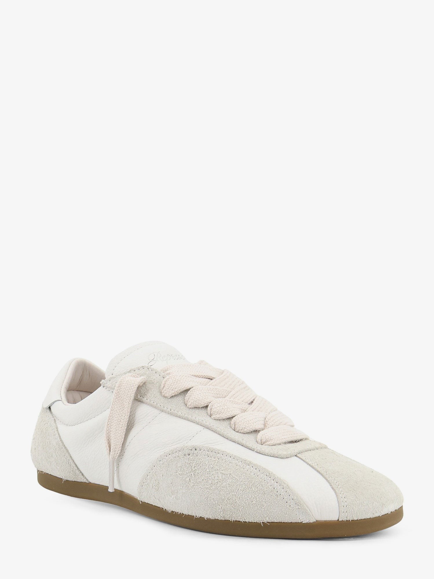 nanito_source_url:https://nokinstyle.com/2419218/leather-and-suede-sneakers-with-engraved-logo-on-the-tongue.jpg