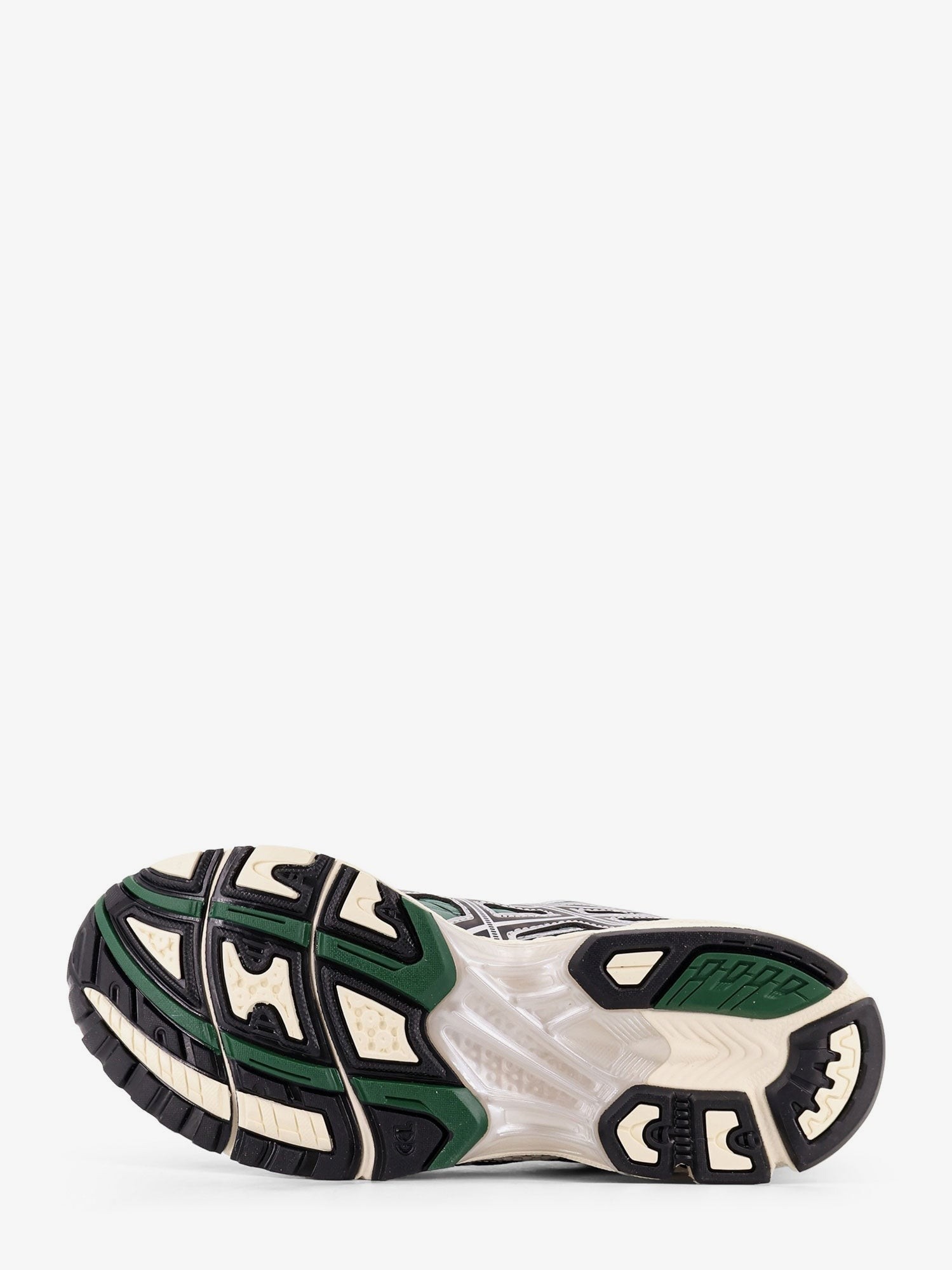 nanito_source_url:https://nokinstyle.com/2408691/gel-nimbus-mesh-sneakers.jpg