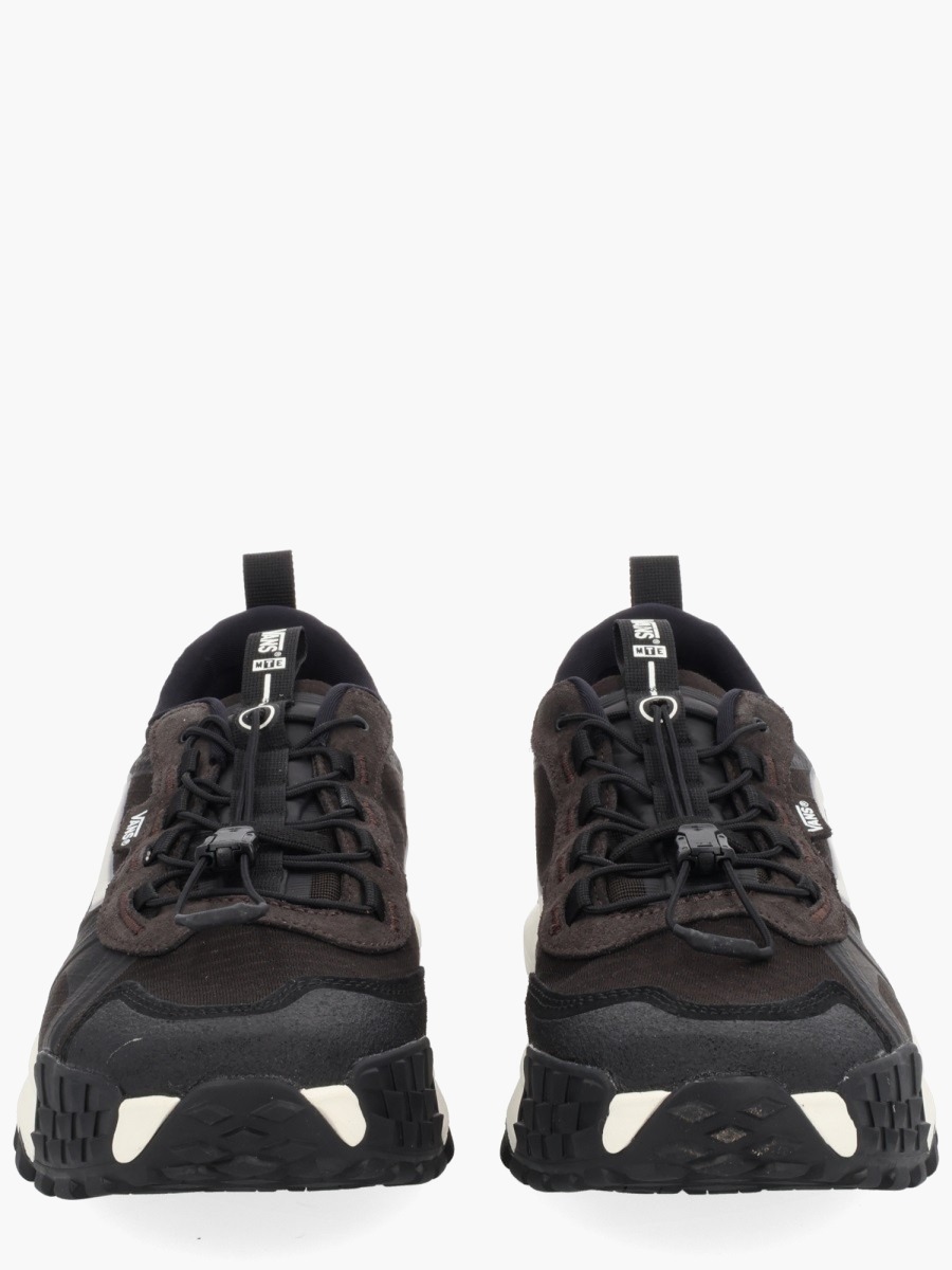 nanito_source_url:https://nokinstyle.com/2377025/crosspath-xc-sneaker.jpg
