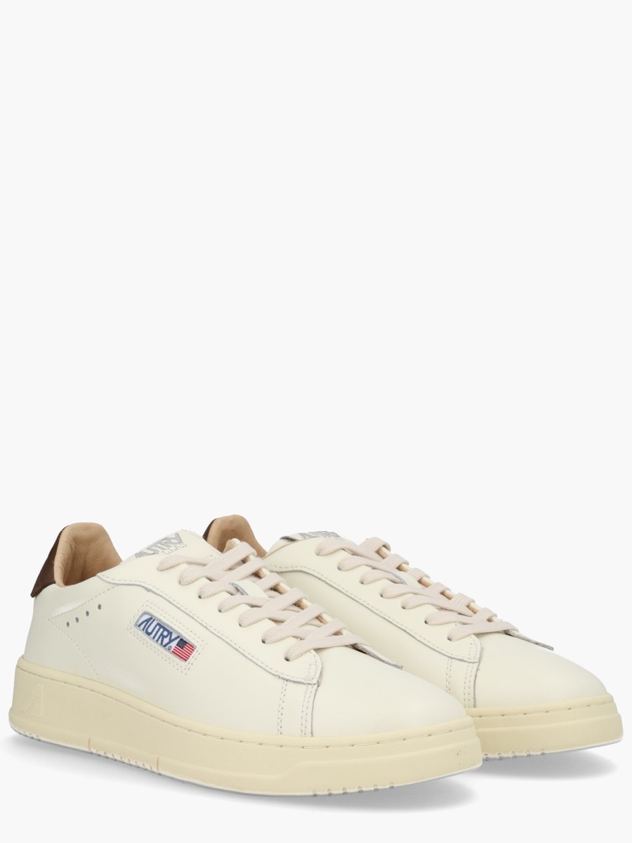 nanito_source_url:https://nokinstyle.com/2336256/dallas-low-sneaker.jpg