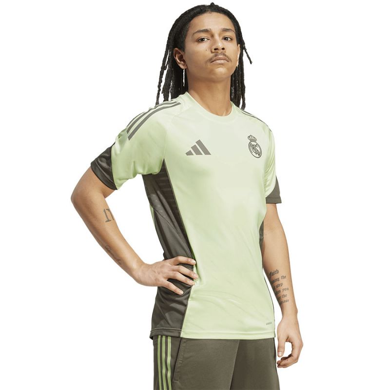 nanito_source_url:https://b2bsportswholesale.net/public/storage/productimages/a0/0d/26/ad/1546818/image/xlarge_clean.jpg