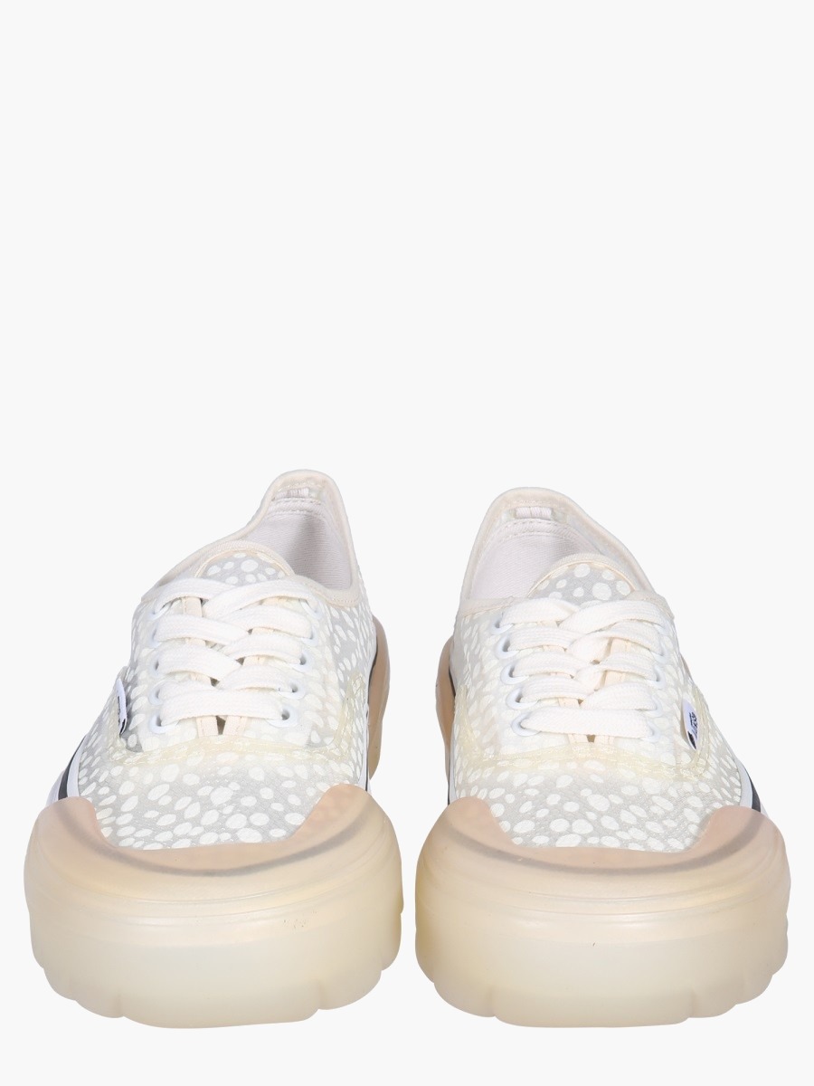 nanito_source_url:https://nokinstyle.com/2346293/old-skool-sneaker.jpg